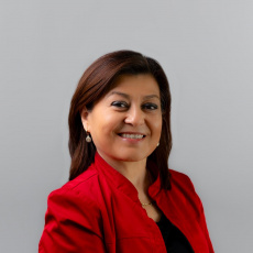 Adriana Olivares
